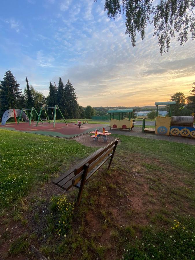 Klidny Byt Na Okraji Trutnova Exterior foto